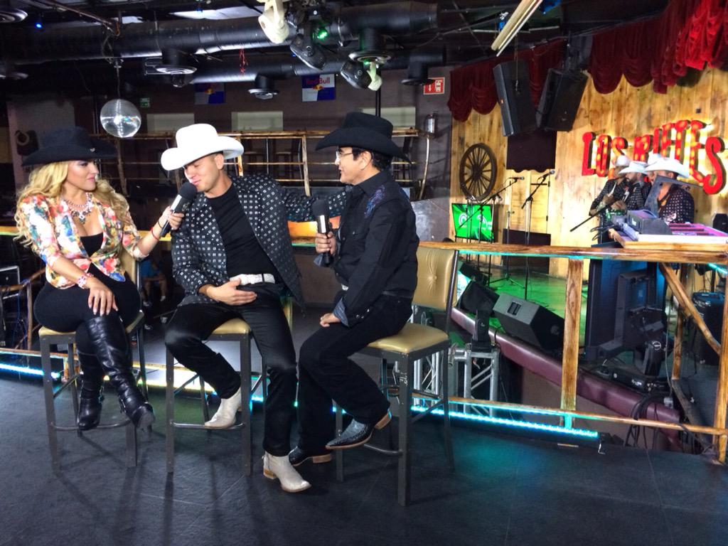 JesusSoltero's tweet photo. #PuraEnergia a las 2pm con Capitanes de Ojinaga música al estilo Chihuahua vía @multimediostv http://t.co/qZm4qyb8j5
