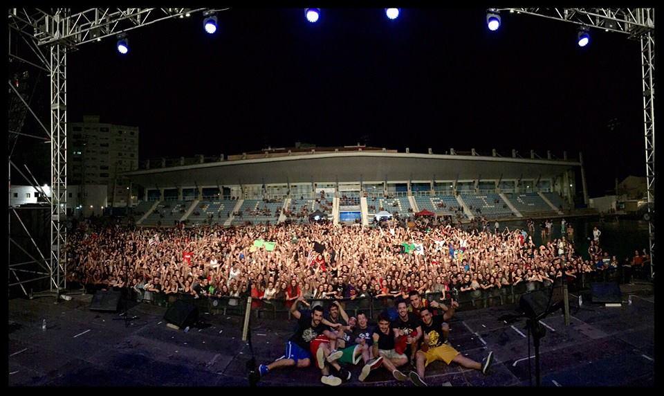 Auxili_Band's tweet photo. Im-Pressionant Xàtiva! No podem descriure amb paraules el que vam sentir ahir!
#FiraDeXàtiva #DetonemLestonaTour http://t.co/gGrSbmHJnr
