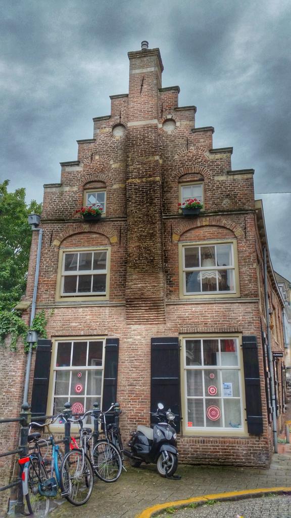 JosuneVillate's tweet photo. In love with the Dutch summer 🚿 #Summer #DenBosch #Nederland #Holanda #TheNetherlands #Rainy http://t.co/VlJ95BNLVc