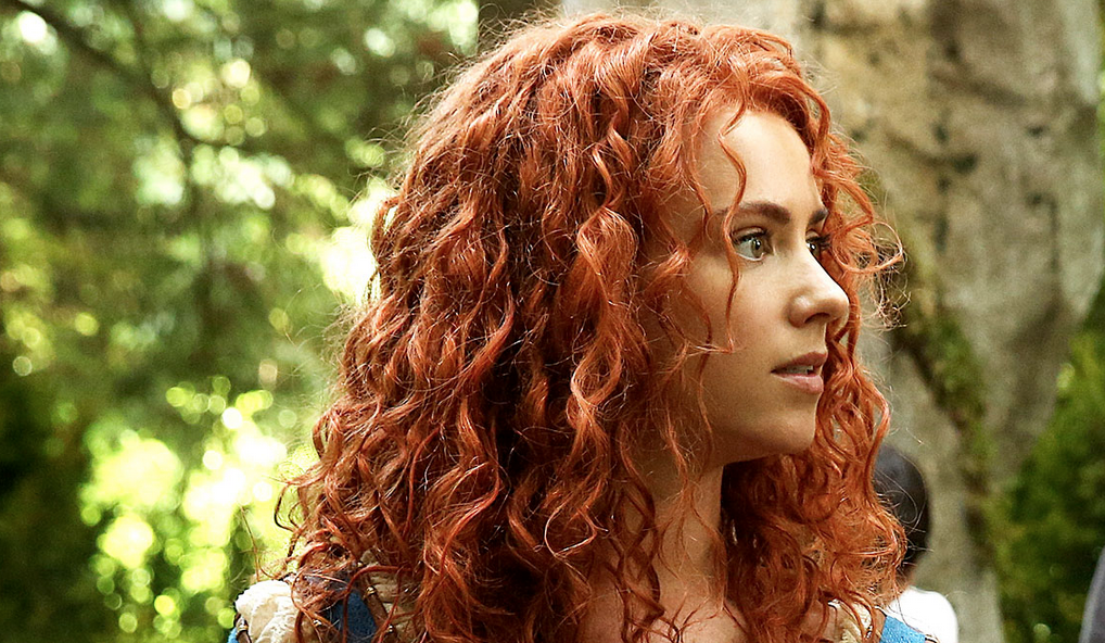 EW's tweet photo. .@OnceABC released a new photo of @AmyMansonLondon as Merida: http://t.co/4TEqULQgjY #OUAT http://t.co/s8KqSh1scN