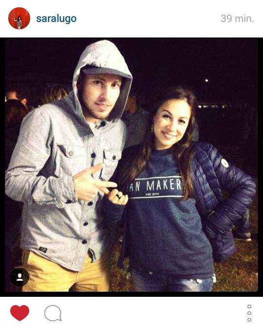 Dan__Maker's tweet photo. ✓ ✓ Thank's Sara ! ✓ ✓

#GoodVibes #Reggae #Soul

✌ @SaraRootsLugo habillée #DanMaker lors du #SummerReggaeVibes http://t.co/qt8b0Ya7jB