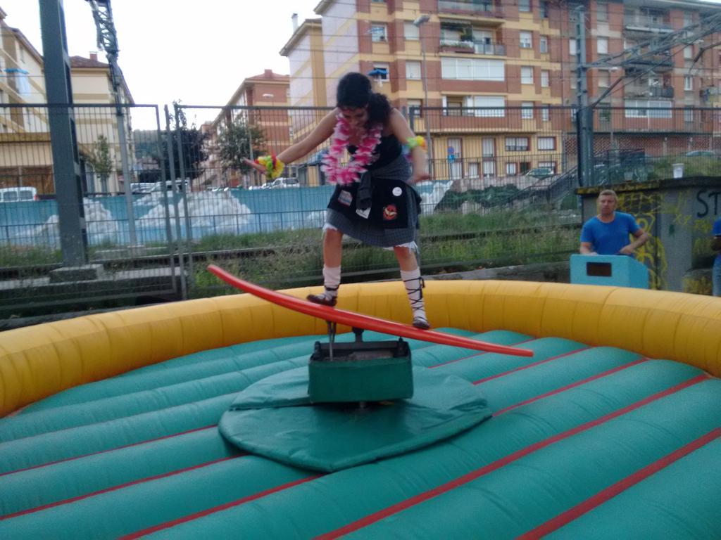 Surf taularekin abila da jendea gero!! Animatu zu ere #LaudiokoJaiak15