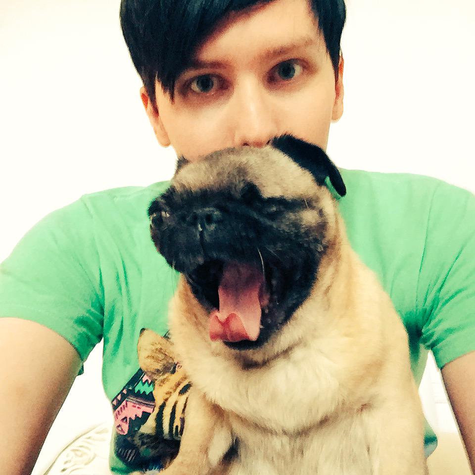 AmazingPhil's tweet photo. @fancyalien I think I made her sleepy http://t.co/mVkdv6Y0WF