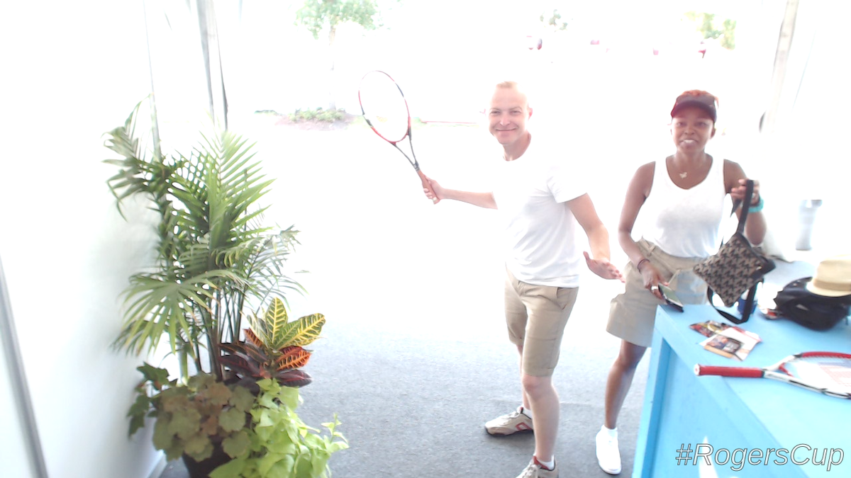 RCTOMirror's tweet photo. Checking out amazing tennis at #RogersCup in Toronto! #TwitterTV http://t.co/H6vn4lvFhk