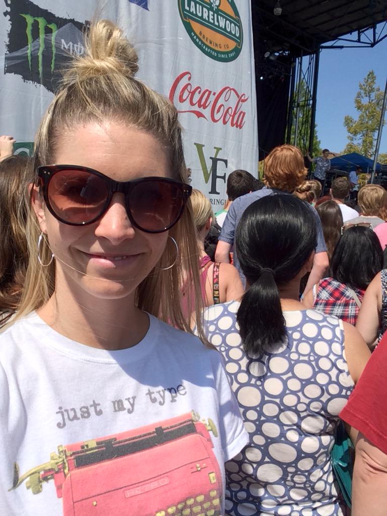 ColetteBecker24's tweet photo. Saw @SaintMotel back in April and now again at #947birthdaybash so so good! Had to rep my shirt #justmytype http://t.co/qpnvkMtzQH