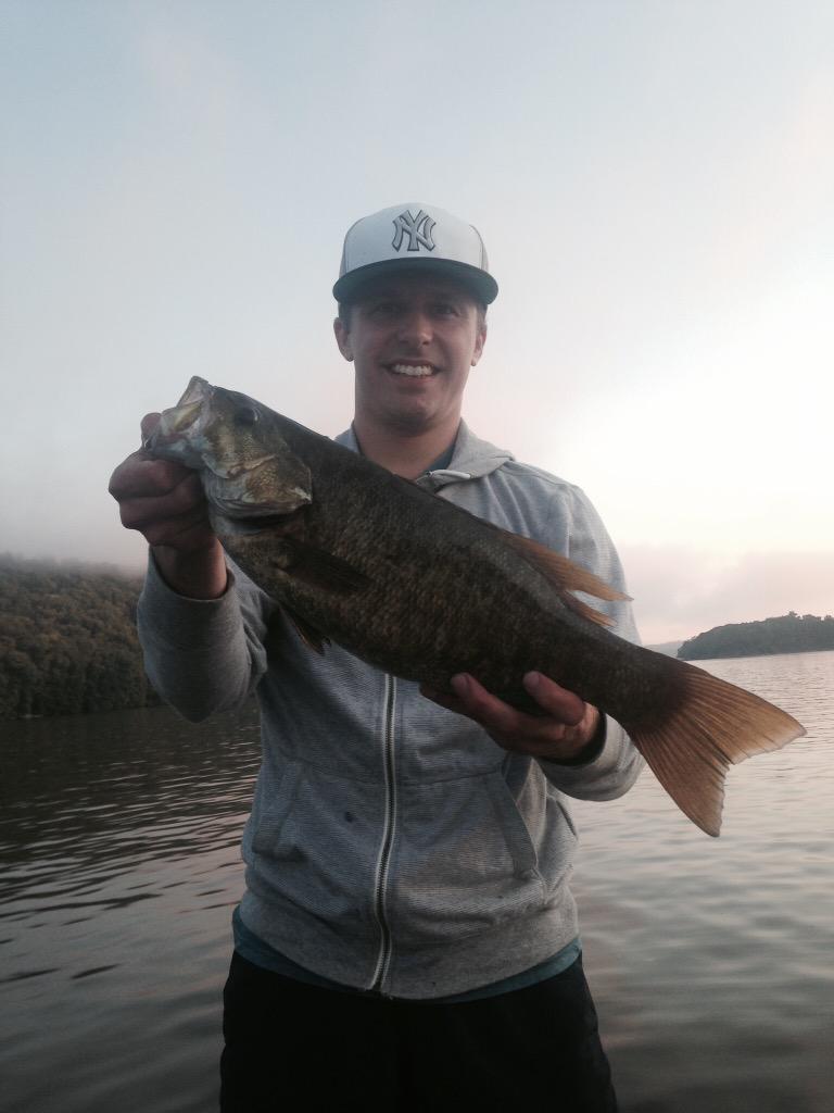 LureLabs's tweet photo. Early morning Smallmouth bite on Candlewood. http://t.co/1cxjyceYhf