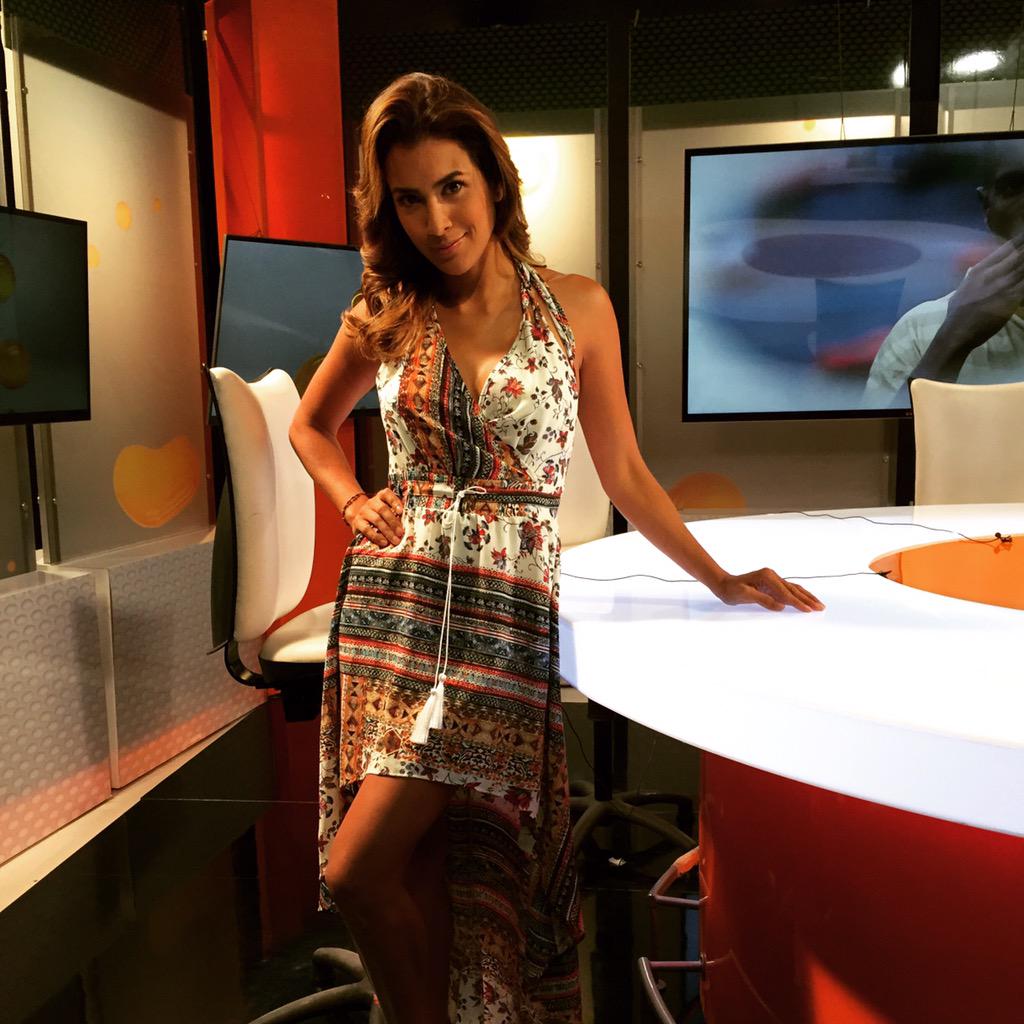 johamorenoG's tweet image. #lookstudiof by @studiofcolombia 🌼🌼🌼