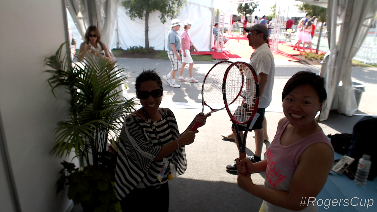RCTOMirror's tweet photo. Checking out amazing tennis at #RogersCup in Toronto! #TwitterTV @RVerroc @thequeenie http://t.co/WaCfWqYJcJ