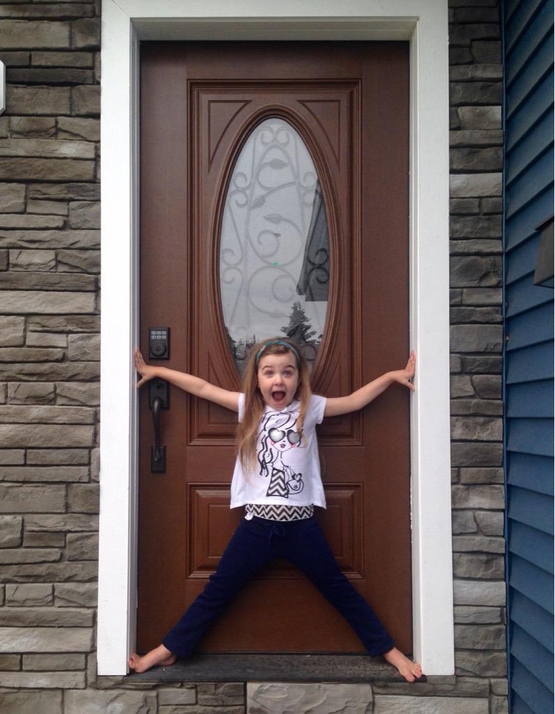edmontonschild's tweet photo. Hit up #UrbanBehavior in @Official_WEM to do some #BacktoSchool shopping for my Kinder girl! ~$60= 3 outfits! #yeg http://t.co/3OC7FWEDVI