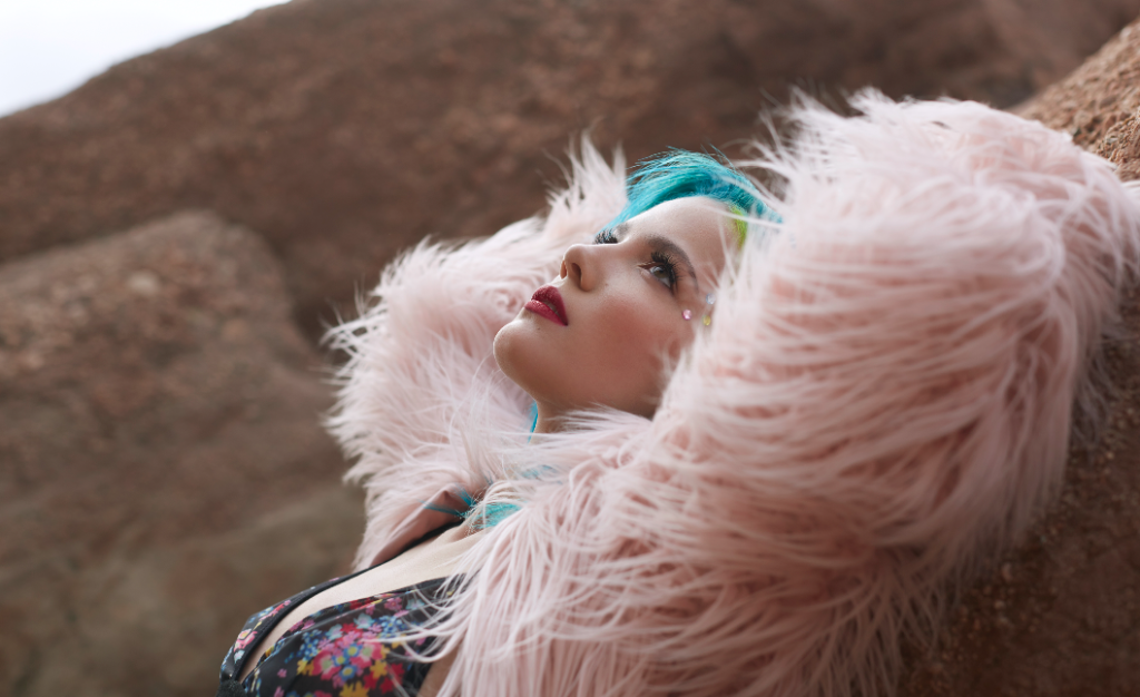AppleMusic's tweet photo. 11 days…
@halsey
#BADLANDS 
http://t.co/wjIIrVWUew http://t.co/IiN8h2urAc