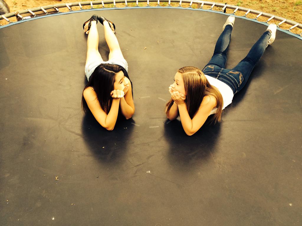 graceberger_'s tweet image. just a lil #sendbacksunday in honor of our 50 day snap streak💗🎉