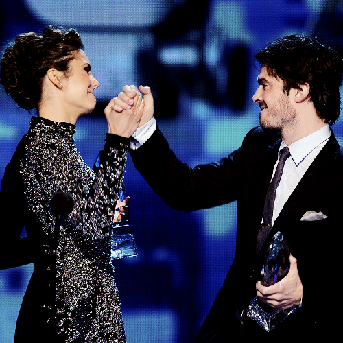 futurewithDE's tweet photo. Delena's Wall Of Fame

#PCAOnScreenChemistry
#MTVShipOfTheYear
#PCAFavouriteTVDuo
#GoldenRemote
#TCAChoiceTVLipLock http://t.co/VAsuieTXKe
