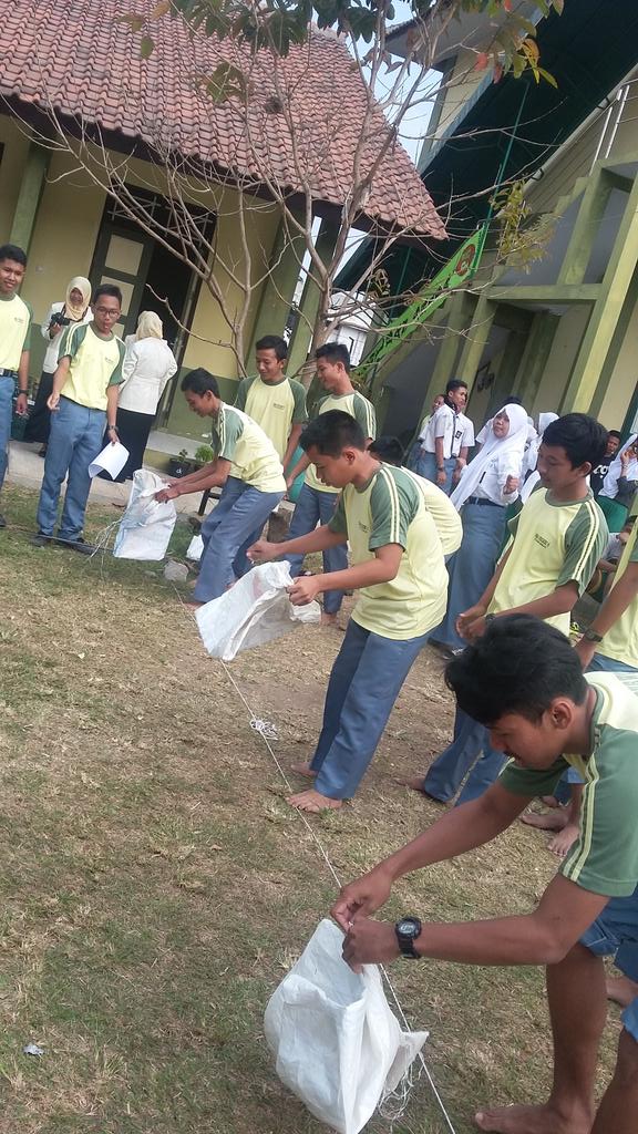 Lomba barap karung hari ini !