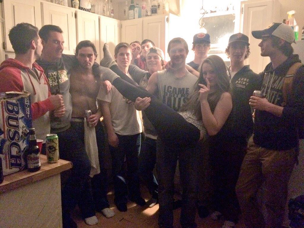 Renouf_13's tweet photo. Gonna miss 108, it's been a time #MerchHouse http://t.co/60oRkKAQ3H