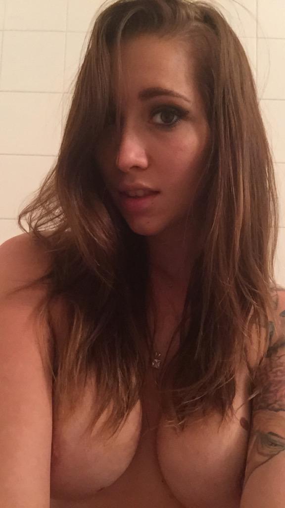 Someone come wash my back 💦😘 #callienicole #cannababes #420talent #tattoos #brunette http://t.co/EWeO4Hta62
