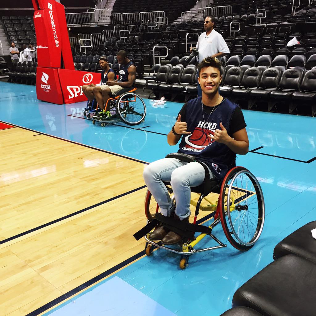 __shaquille's tweet photo. Wheelchair Basketball at Phillips Arena🏀💯🚴🏽 #Titanium #TitanNationStandUp #BestWeather #PhillipsArena http://t.co/2MEwQId6Cl