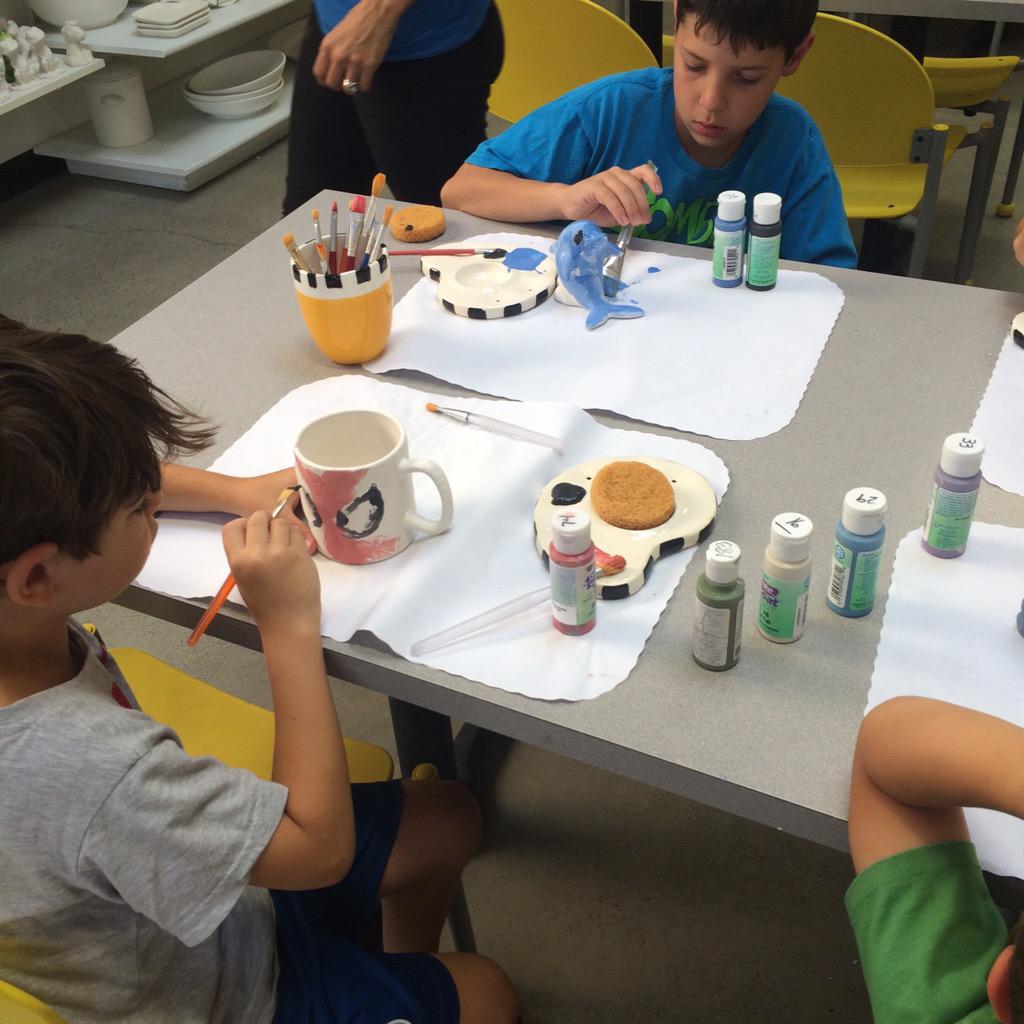 KedmaOugh's tweet photo. Ending our afternoon at a pottery and paint place . #portland http://t.co/TLUfHSANeZ