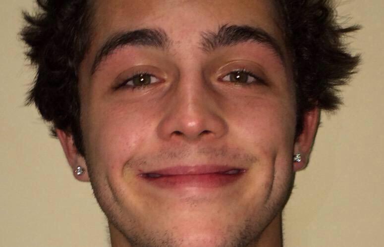 clemronftinthan's tweet image. HOW I FEEL #TeenChoiceAwards #EUROPEPROBLEMS