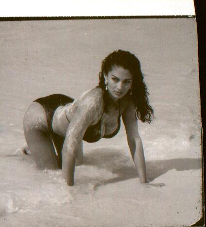 rebeccaferratti's tweet photo. #rebeccaferrattiwater  CA on fire so hot need the water. #hatentheheat http://t.co/XxrUMhSas9