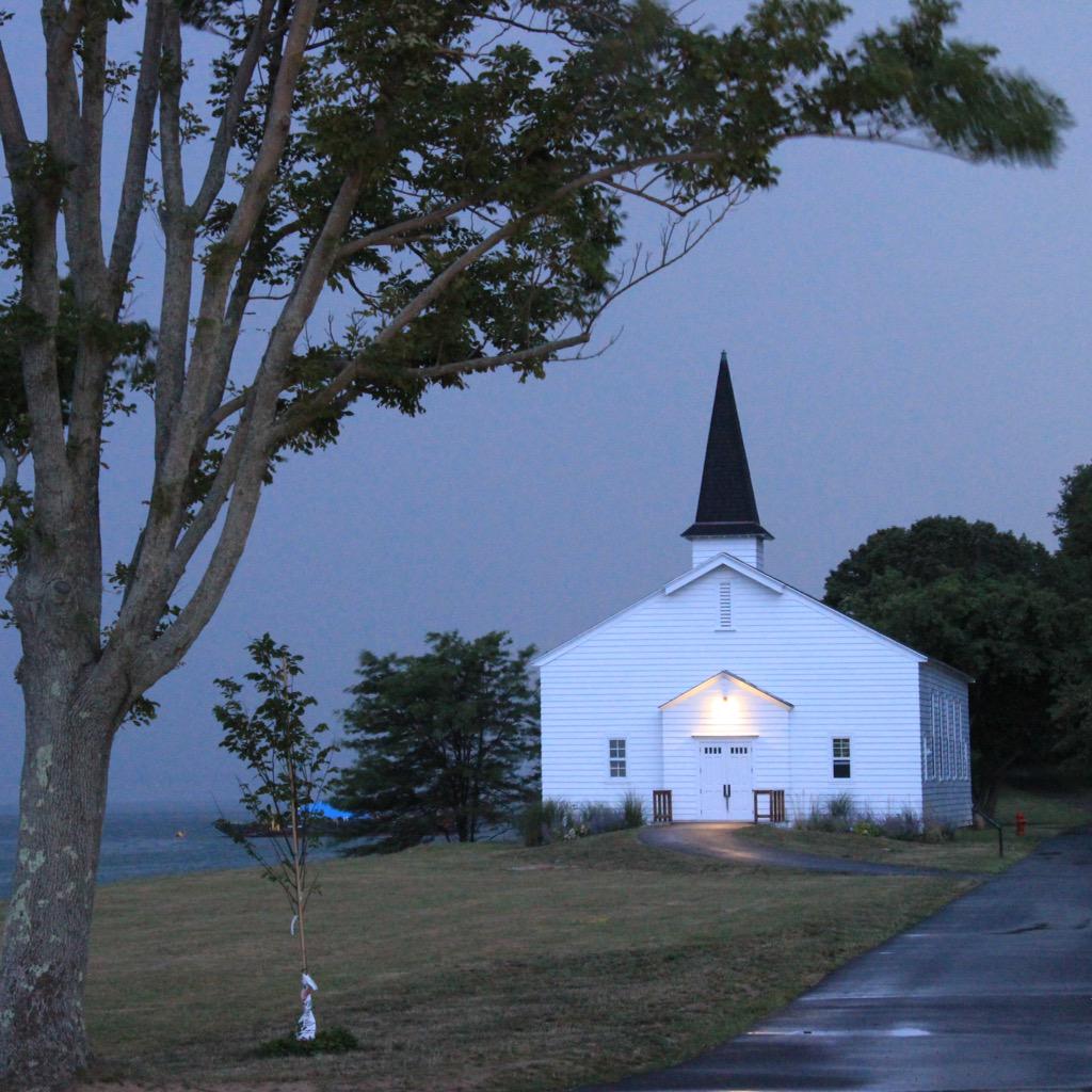 baxterca2's tweet photo. 2 of my favorite shots from last nights camping trip. This church is never open - joys of staying overnight #Peddocks http://t.co/bADKHUXzu5