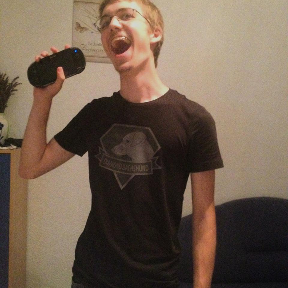 InvisiCupcake's tweet image. I've been wearing this diamond dachshund shirt aaall day long :D @notaxation @GameOverGreggy @Kojima_Hideo