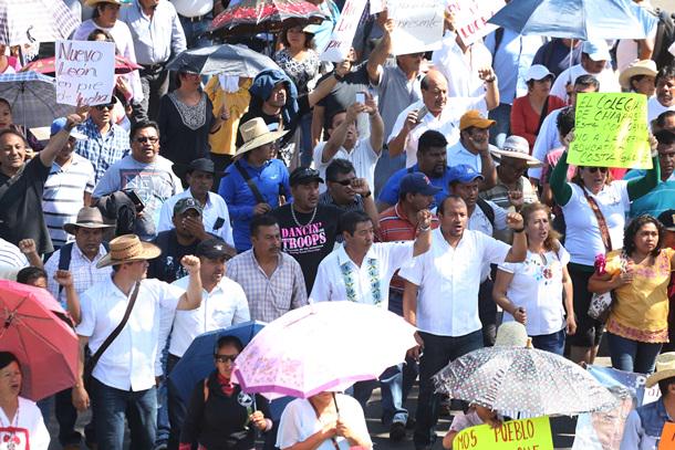 lasillarota's tweet image. #NACIÓN Realizarán paro 13 secciones de la CNTE goo.gl/Xffw0l