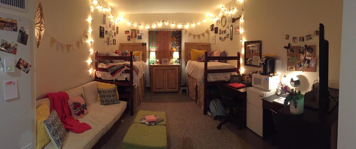 delethaking's tweet image. Kailey &amp;amp; Kenzie's dorm is done😀🎉