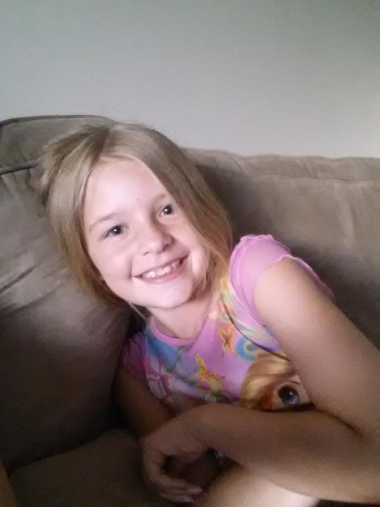 staclynn80's tweet photo. #TeenChoiceAwards @SourPatchKids watching the teen choice awards! Rooting for best dancer!!! http://t.co/C2I7pSg3FG