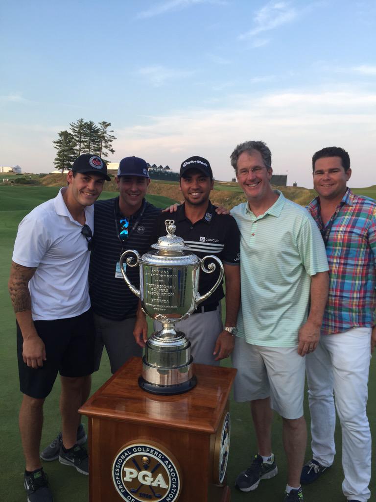 CMkhouYXAAAf2Uy.jpg:large