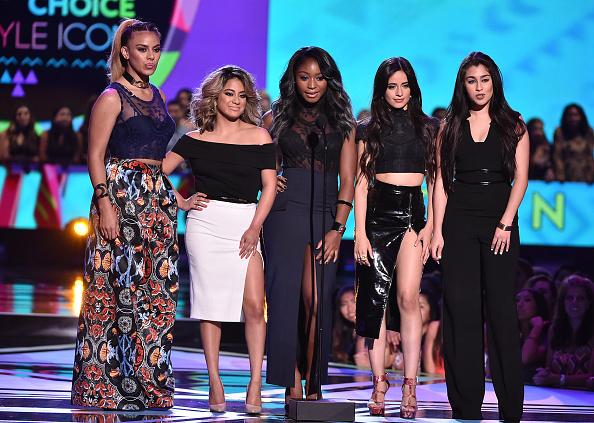 HQ - Fifth Harmony on stage presenting #CandiesStyleIcon (@candiesbrand) award at the #TeenChoiceAwards