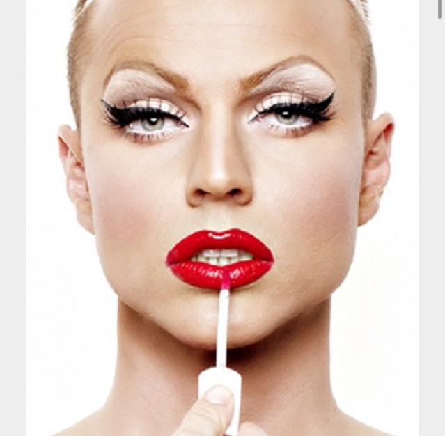 The ABCs of drag. 

Adore. .

Bianca. .

And COURTNEY!

Courtney is very critical to the lounge, and we need her! RT!