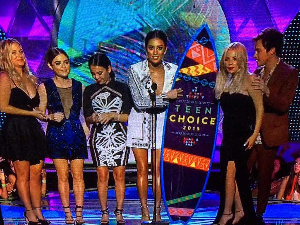 ArgiGastakaCF's tweet image. Congrats to all PLL cast. You're amazing!! @ABCFpll @AshBenzo @shaymitch @lucyhale @JanelParrish @vrayskull