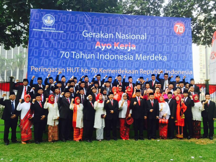 Semangat meneruskan perjuangan pahlawan bangsa, MERDEKA !! 170815 <a href="/Kemdikbud_RI/">kemdikbud go id</a>