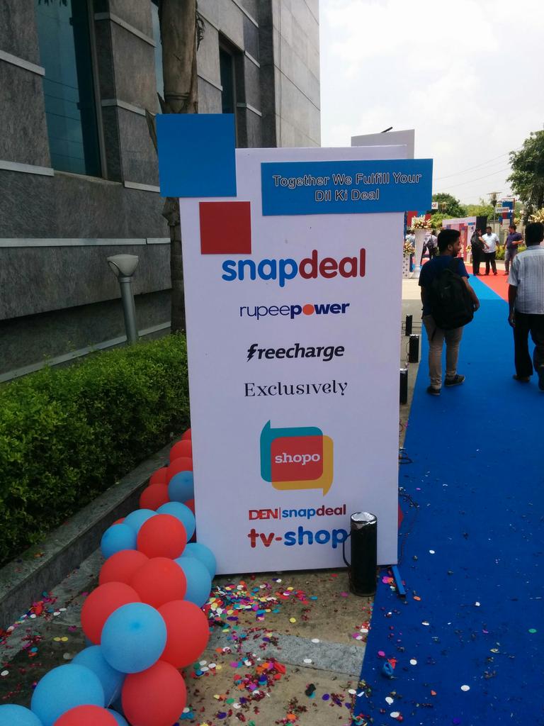 rohitmishra's tweet photo. New place for new way of Commerce. @MyShopo at @snapdeal Gurgaon! #newworldofsd @snapdealdiaries http://t.co/XcgURFUeN4