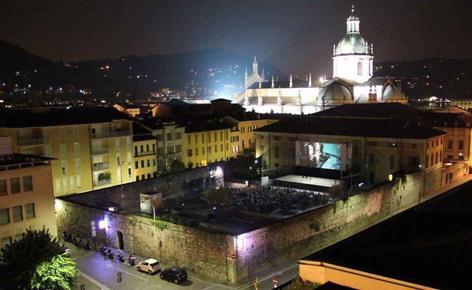 davidefent's tweet photo. @ComoCapitale #estroarmonico #comoculturalcapital con #Meraviglia de @lcfilmfestival @TeatroSociale ci siamo già http://t.co/T3QYAdUKVZ