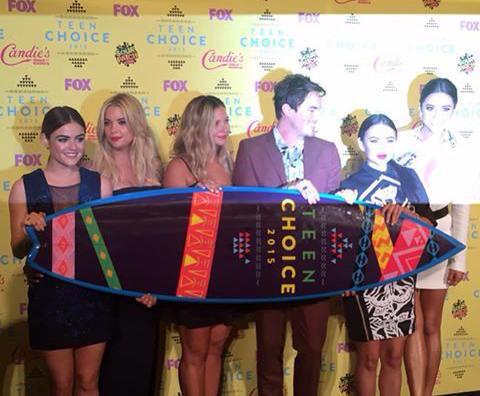 PLLBigSecrets's tweet image. They're perfect! #PLLCast #TeenChoiceAwards