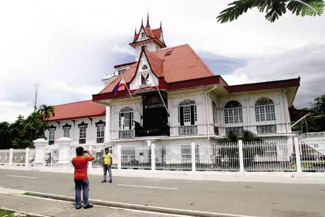 suntechipark's tweet image. Cavite is now one of the fastest-growing/richest provinces in the PH. Read More: bit.ly/1hhedWF