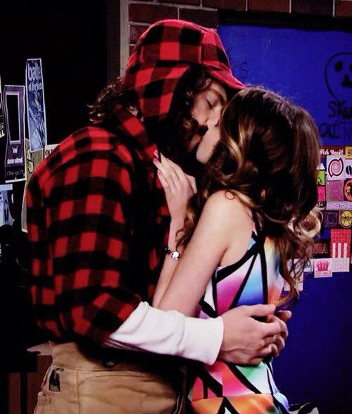 Congrats to my baby for winning the TCA 💜 I love you, Aus💜