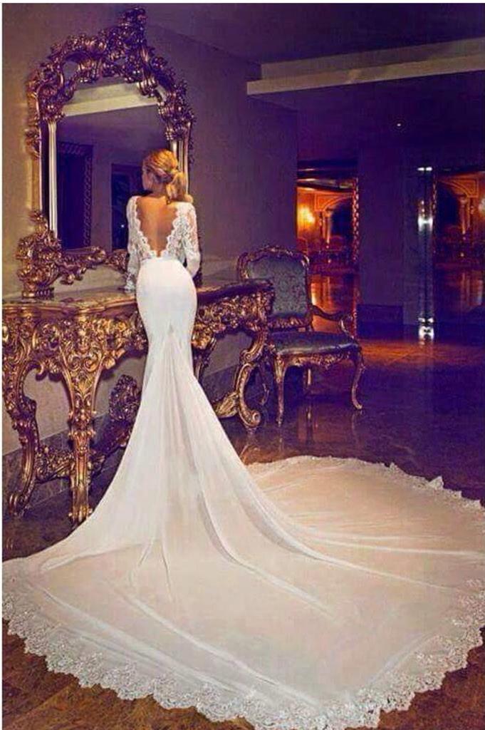 Jennifer Anniston Wedding Gown - is this the first picture?