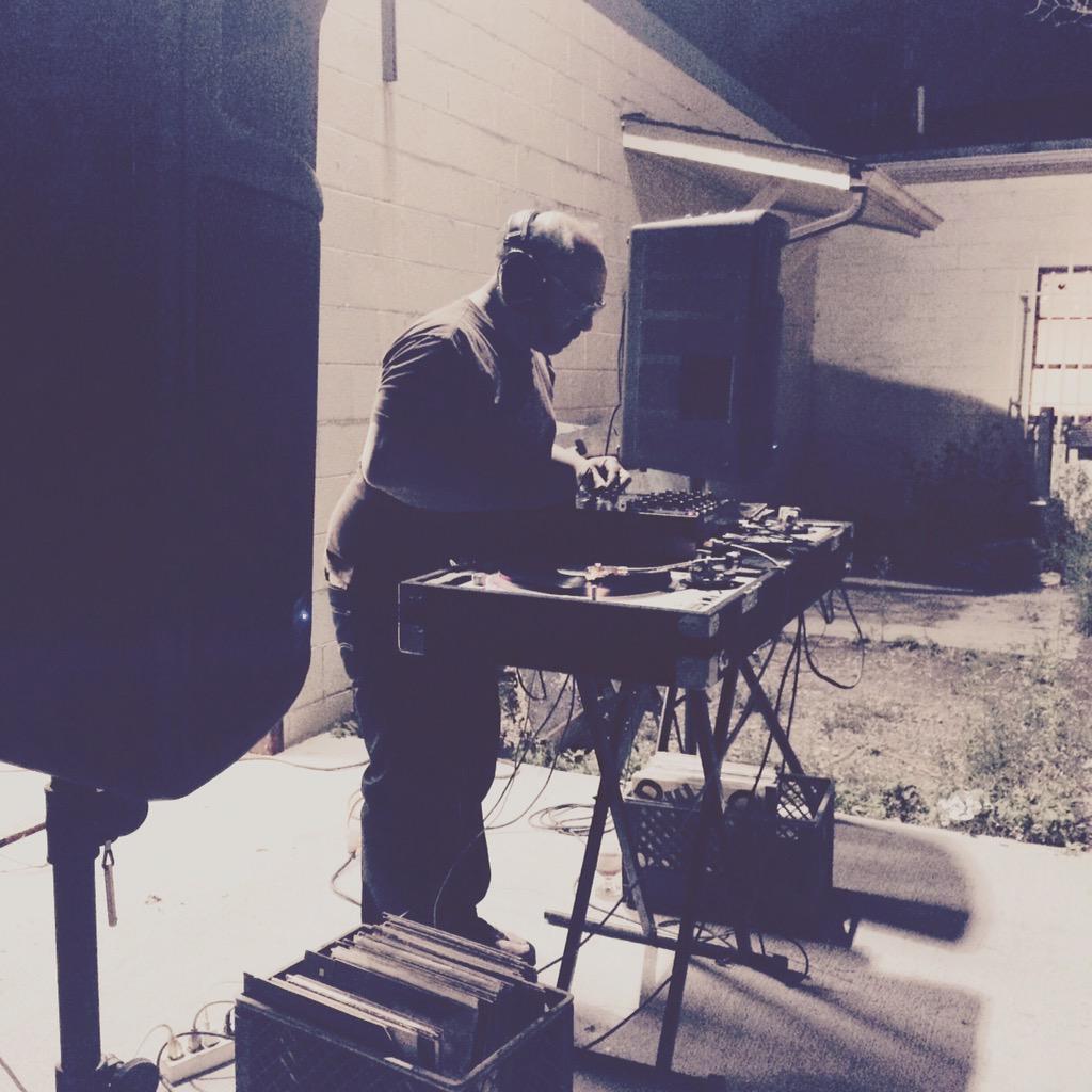 matter623185's tweet photo. DJ. @rickgriffith #typecon2015 https://t.co/nxN8RzgTnh #OMF http://t.co/bnDrSMB9Uc
