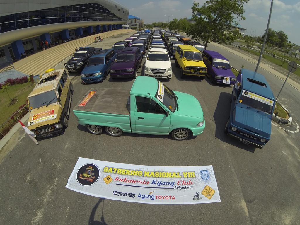 Deretan Kijang Sgala Varian di Gathering Nasional IKC ke 8, Pekanbaru 14-16/08/2015 <a href="/ToyotaID/">Toyota Indonesia</a> <a href="/AgungToyotaID/">Agung Toyota</a> #VIVAIKC