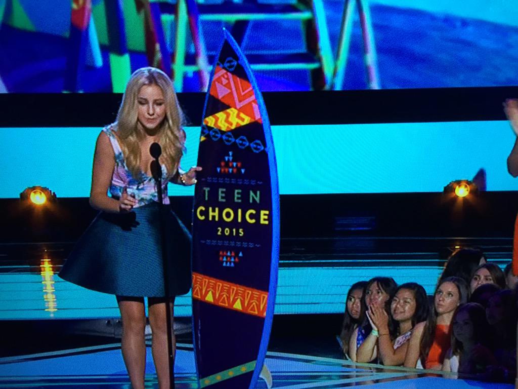 DigiTour's tweet photo. Congrats to our girl @chloedancer3 - we miss u!!! 💖💖💖 http://t.co/W7jKTSi1Zk