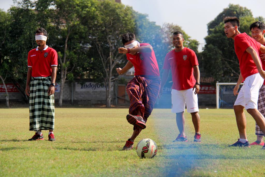 BaliUtd's tweet photo. #RI70 #ayokerja rawat ingatan. #indonesia tak hanya yg kini &amp; yg esok menjelang, #indonesia jg ialah yg silam http://t.co/Fsk1ss61ch