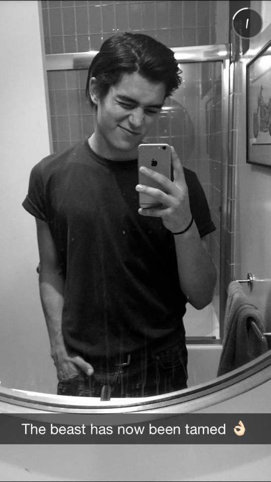 mar_ericinie's tweet photo. such a handsome guy @EricUnger 
this pics made my day.I'm having rough day&amp;pissed off with my friend.I super hate her http://t.co/NV0ydJF9l1