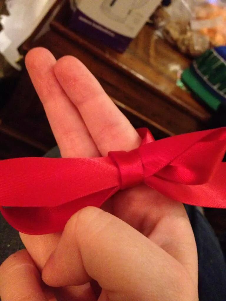 _bprts's tweet image. Vira pra crush e fala que tem um presente pra ela .. 
As mina pira na ousadia