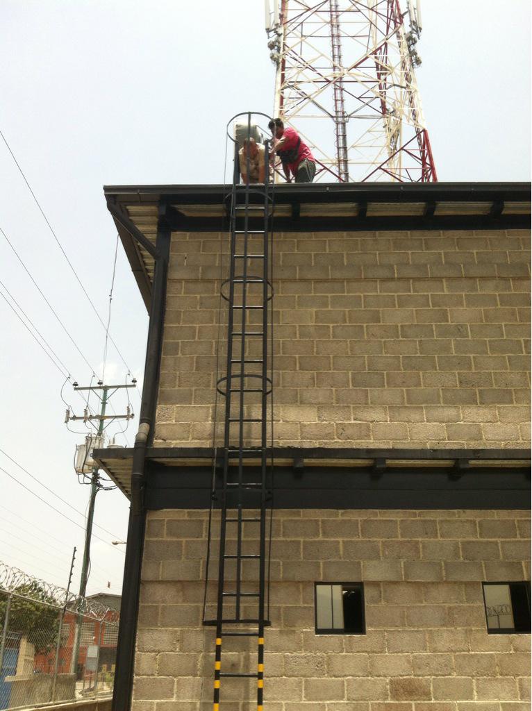 movicon's tweet photo. Ofrecemos servicios de herrería de excelente calidad y con garantía #herrería  #ingeniería #civil #soldar http://t.co/UMlDwK5tjH