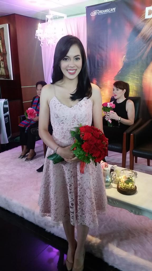 deezbomb's tweet photo. “@Push_Alerts: Julia Montes considers her dual role as Kara and Sara on #DobleKaraGrandPresscon http://t.co/74lr2EH3vc” sexyyy 😍