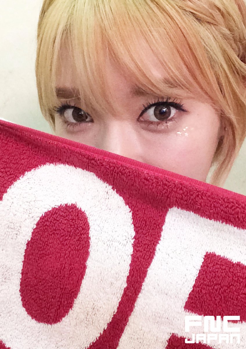 Aoa Japan Official على تويتر 本日はチョアからメッセージが到着 チョア チョアです Aoeのタオル かわいいですね これさえあれば すぐにelvisだってわかりますね 月曜日も元気に過ごしてください Http T Co Nvvfbnyptj