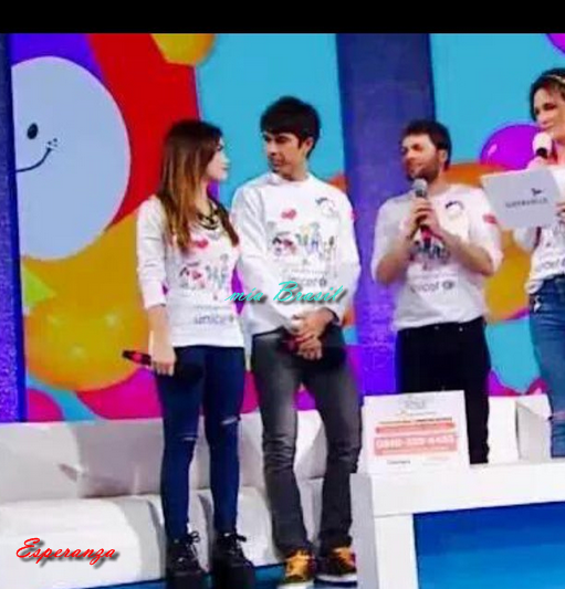 diretodaturquia's tweet photo. @laliespos e @mariannmartinez em #Unsol2015 #EsperanzaMia #tomanza #mariali http://t.co/MRSS3QAsZp