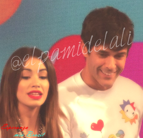 diretodaturquia's tweet photo. @laliespos e @mariannmartinez em #Unsol2015 #EsperanzaMia #tomanza #mariali por @ElPamiDeLali http://t.co/E6lVkkh986